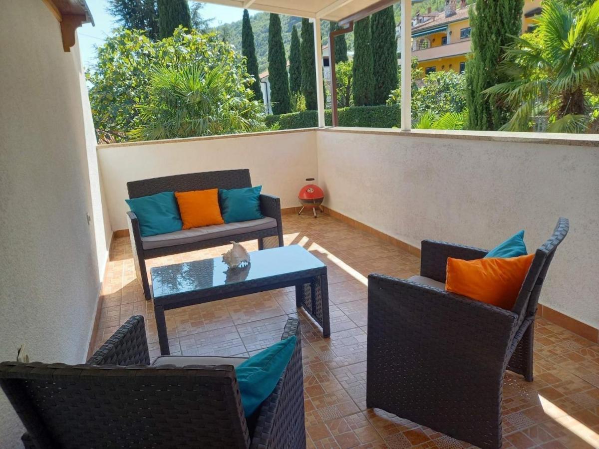 Apartments Lorinda Mošćenička Draga Zimmer foto